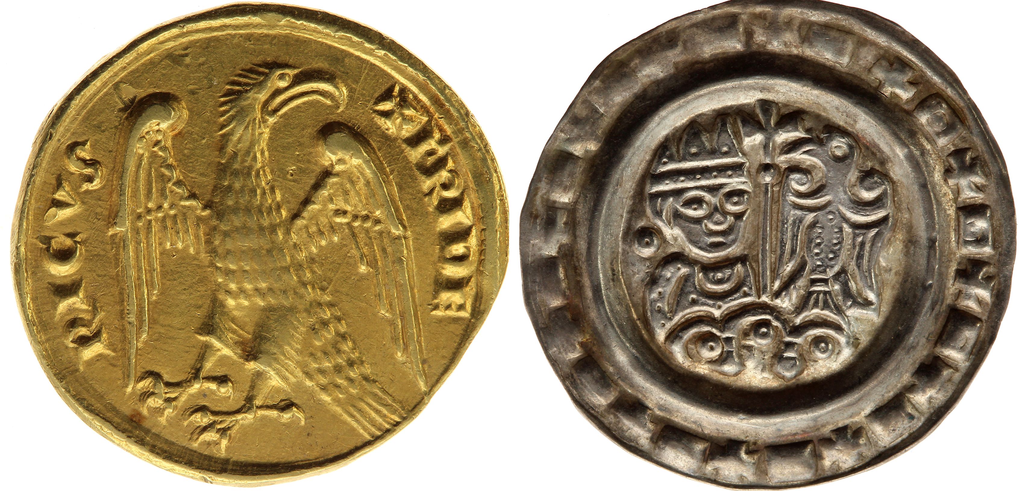 Ein Augustalis im Vergleich mit einem Brakteaten, den Friedrich II. zwischen 1215 und 1250 in Ulm prägen ließ.