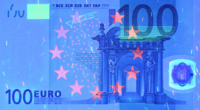 Hilfmittel UV-Licht auf der Vorderseite einer 100-Euro-Banknote