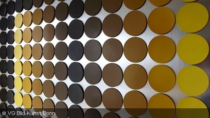 Victor Vasarely, Raumgestaltung Speisesaal, 1972, Kunststoff und Metall