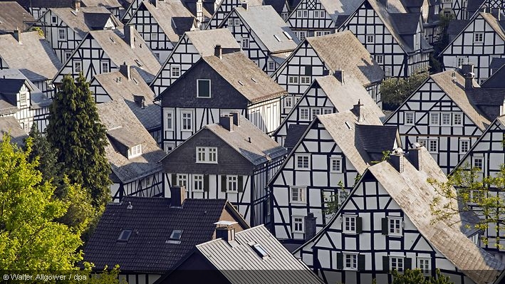 Gemeinde mit historischen Fachwerkhäusern